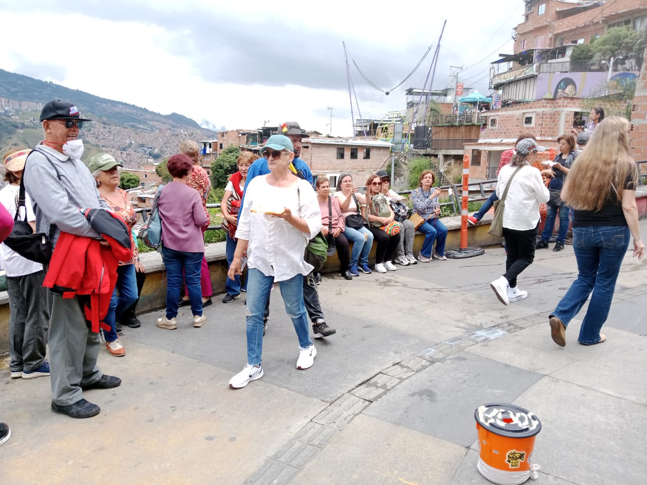 Grafitour 8 de febrero 2024. Actividad cultural en la ciudad de Medellín Comuna 13