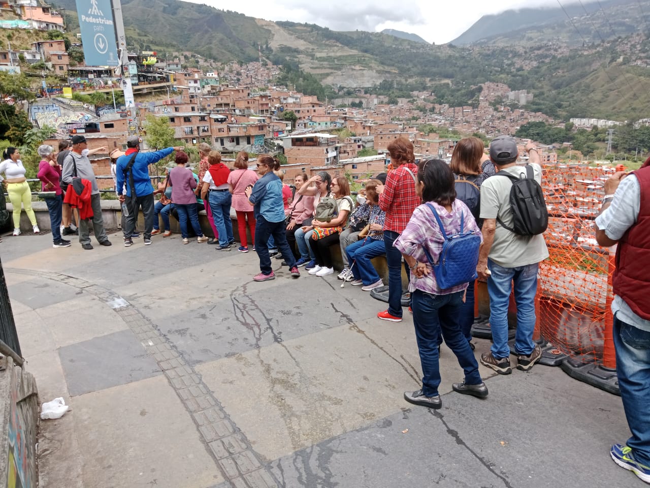 Grafitour 8 de febrero 2024. Actividad cultural en la ciudad de Medellín Comuna 13