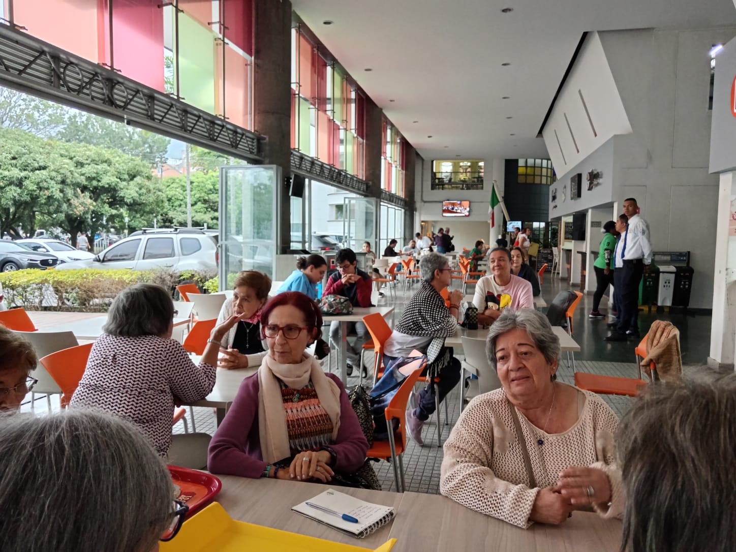 Celebración de los cumpleaños de los asociados que cumplieron años en el primer trimestre de 2024. Fecha : 3 de abril de 2024. Asistentes 12 personas